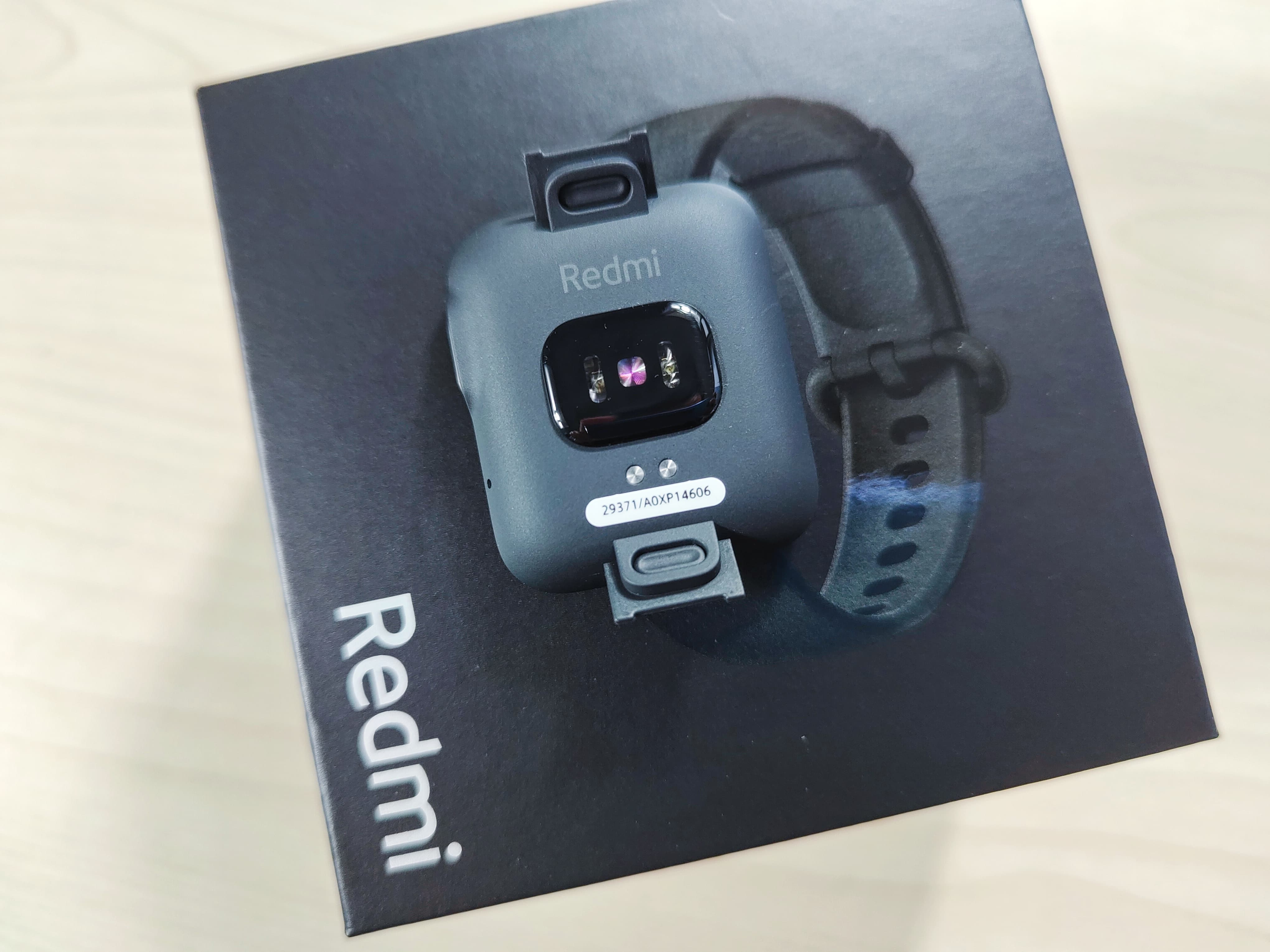 Redmi Watch开箱体验：功能一应俱全还带块大屏 299元还有谁？