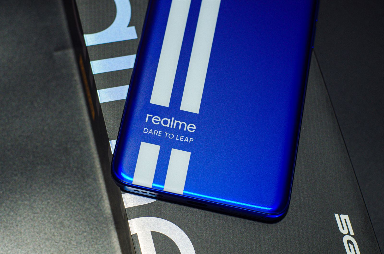 realme GT Neo3评测：天玑8100配独显 1999元所向披靡