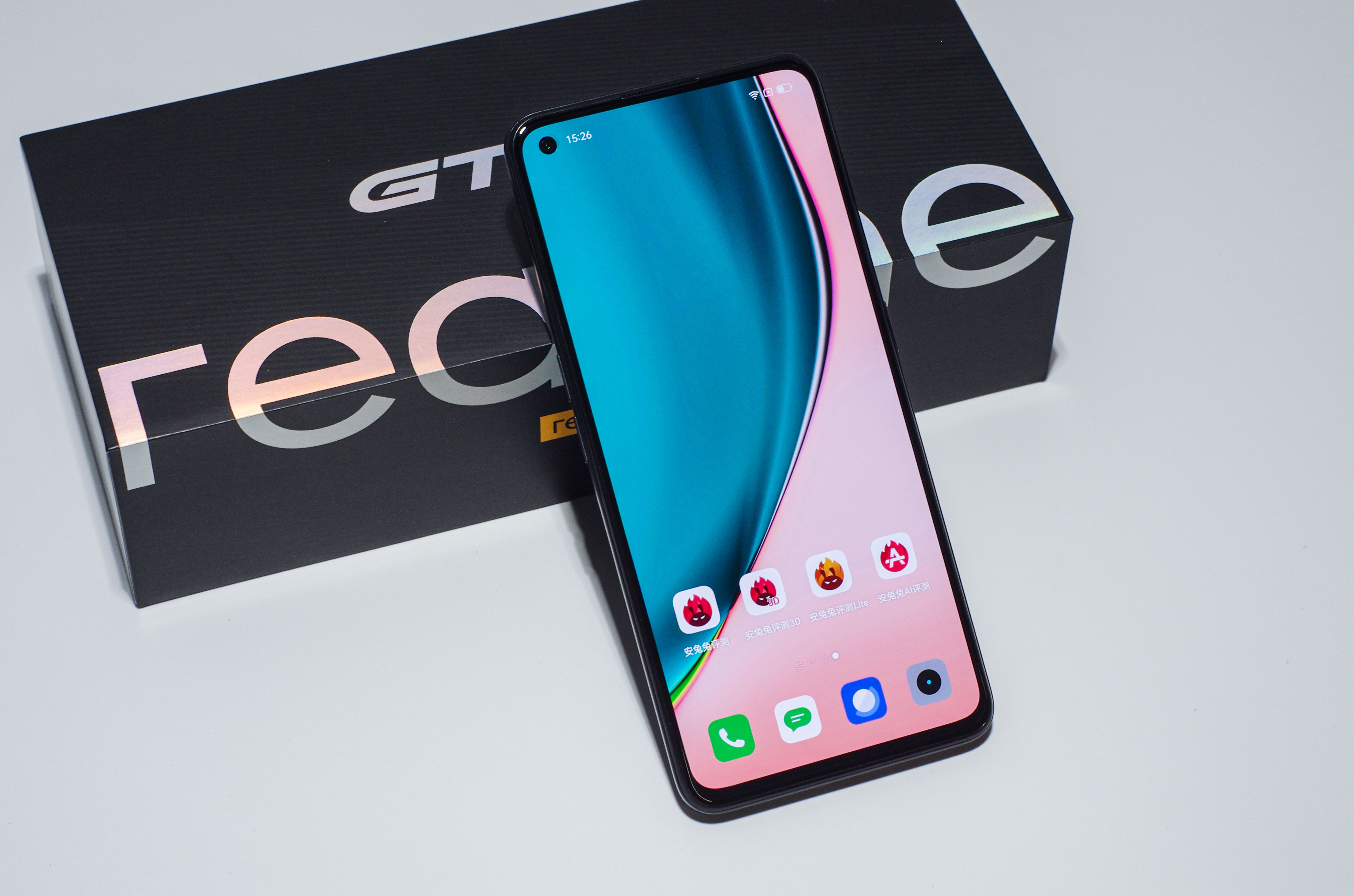 realme GT Neo2评测：2399元够诚意 骁龙870水桶机