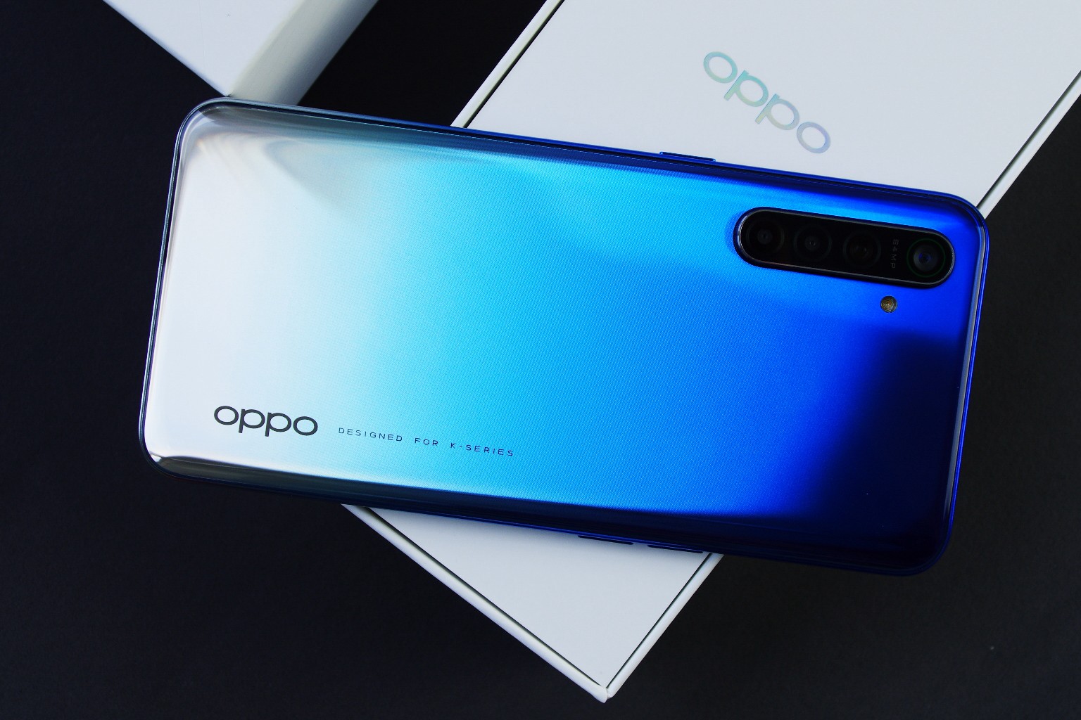 OPPO K5评测：游戏拍照闪冲样样俱全的硬核千元机