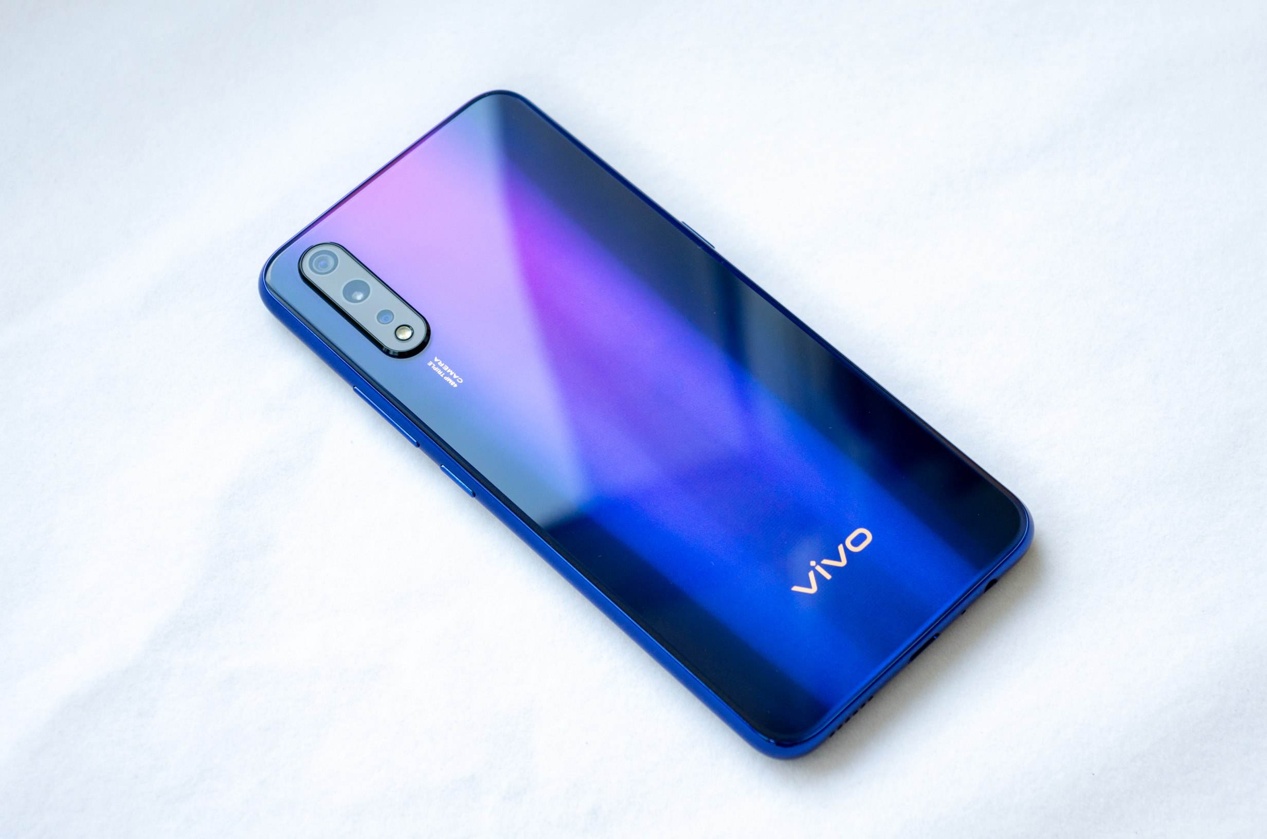 vivo Z5评测：主打线上市场 1598元足够诚意