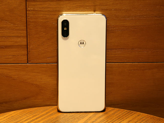 Motorola P30上手：颜值出众 游戏体验走心