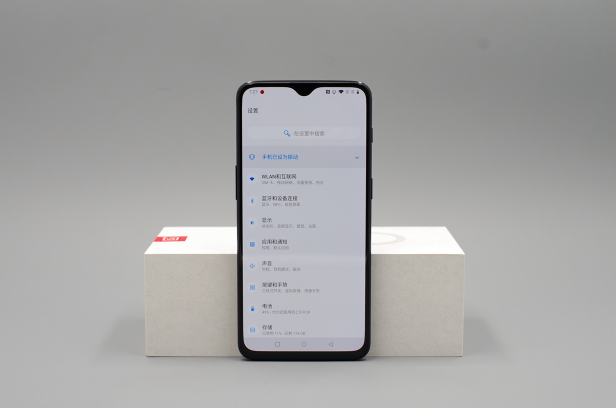 开箱图赏：一加手机6T