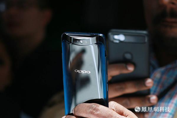 OPPO Find X现场图赏：正反无孔+93%屏占比满满震撼