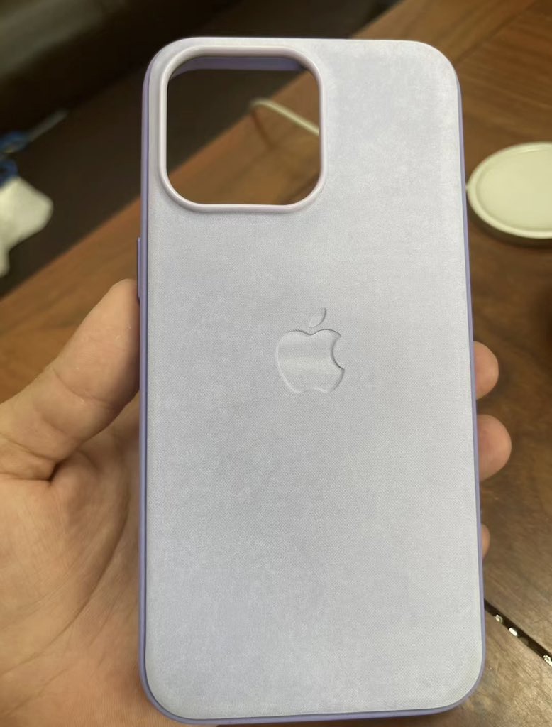 爆料者分享苹果 iPhone 15 编织工艺保护壳照片，将替代皮革保护壳