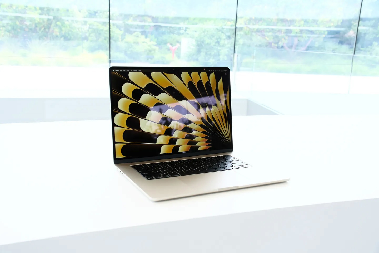 苹果推出 15 英寸 MacBook Air 笔记本，售价 10499 元起